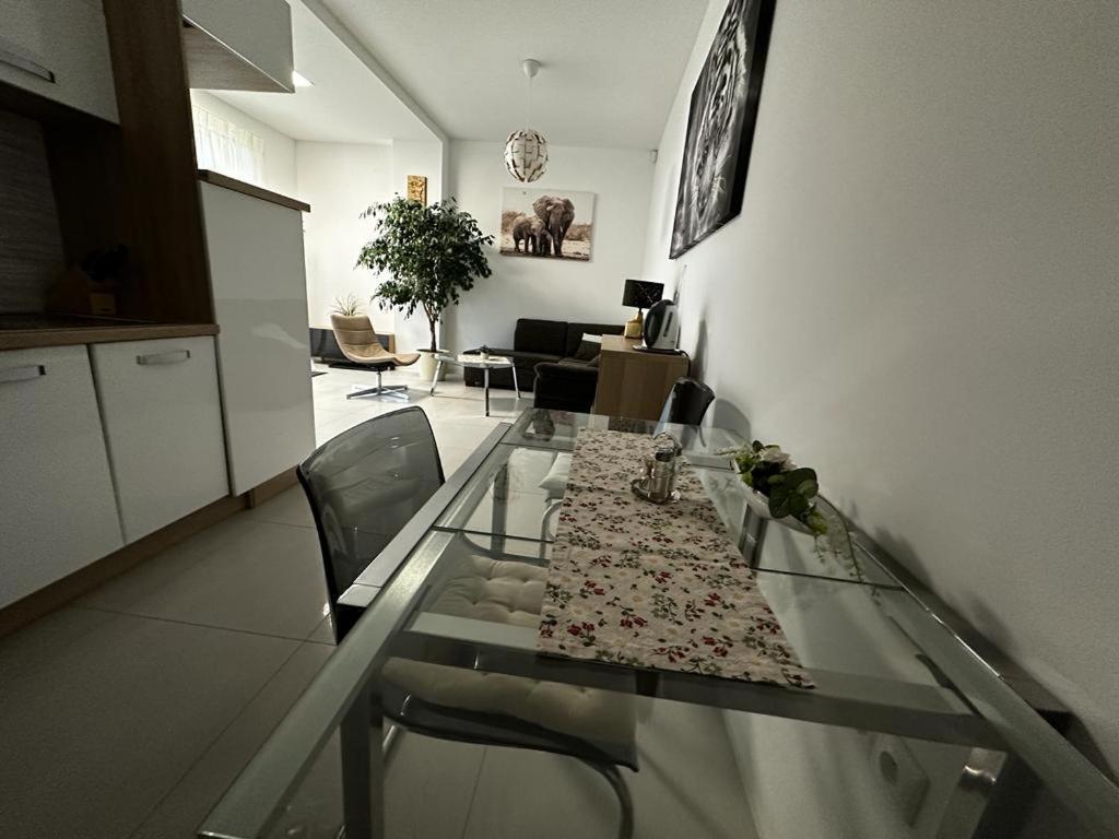 Apartman Lodenica Пиещани Екстериор снимка