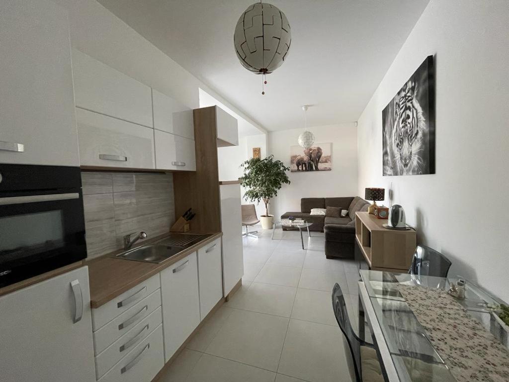 Apartman Lodenica Пиещани Екстериор снимка