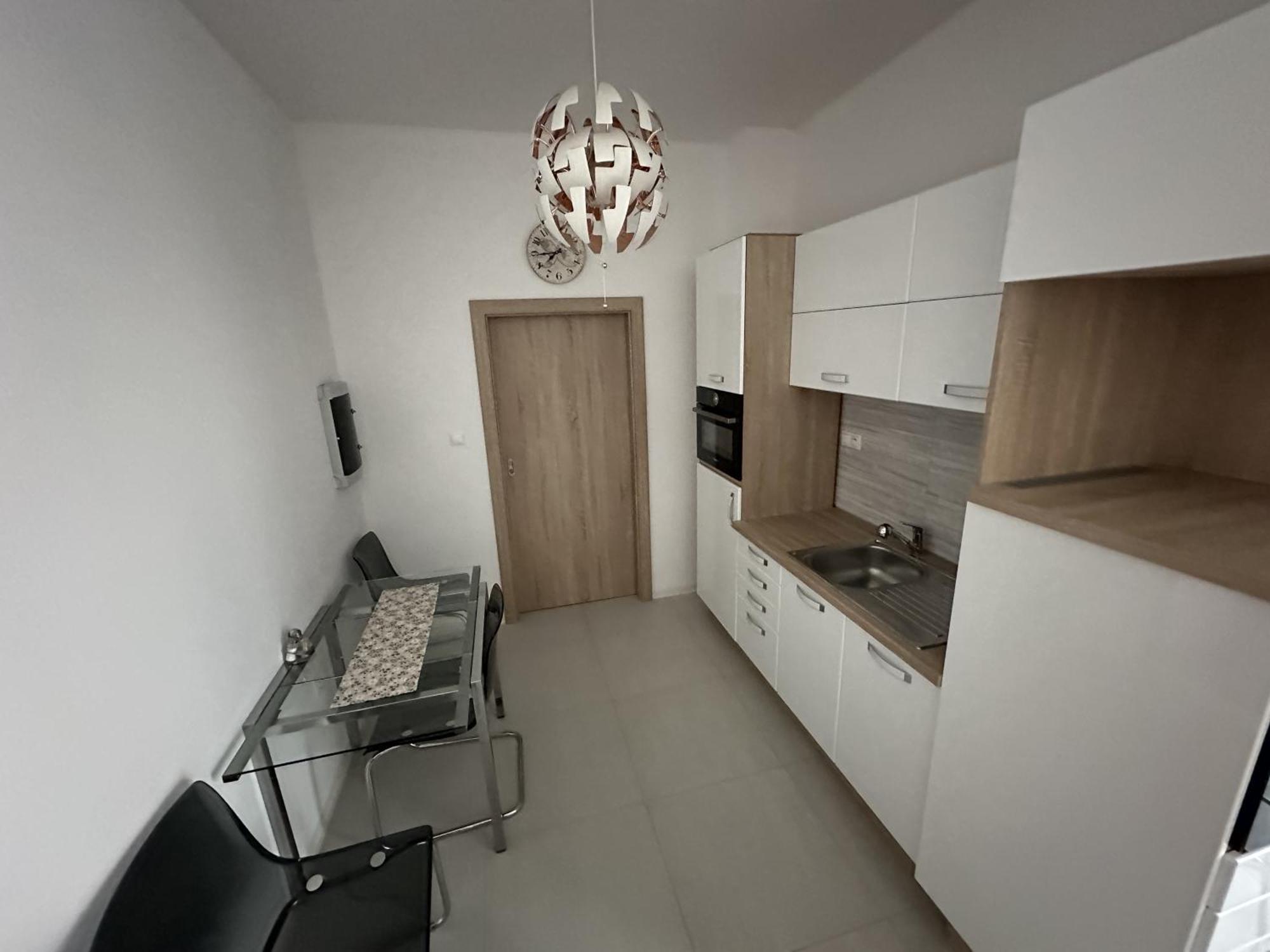 Apartman Lodenica Пиещани Екстериор снимка